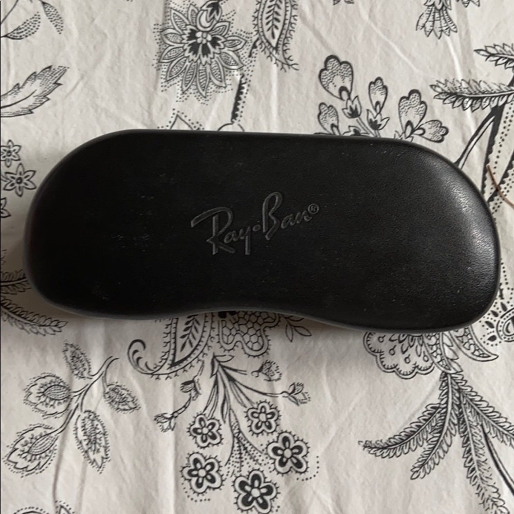 Raybans sunglasses case